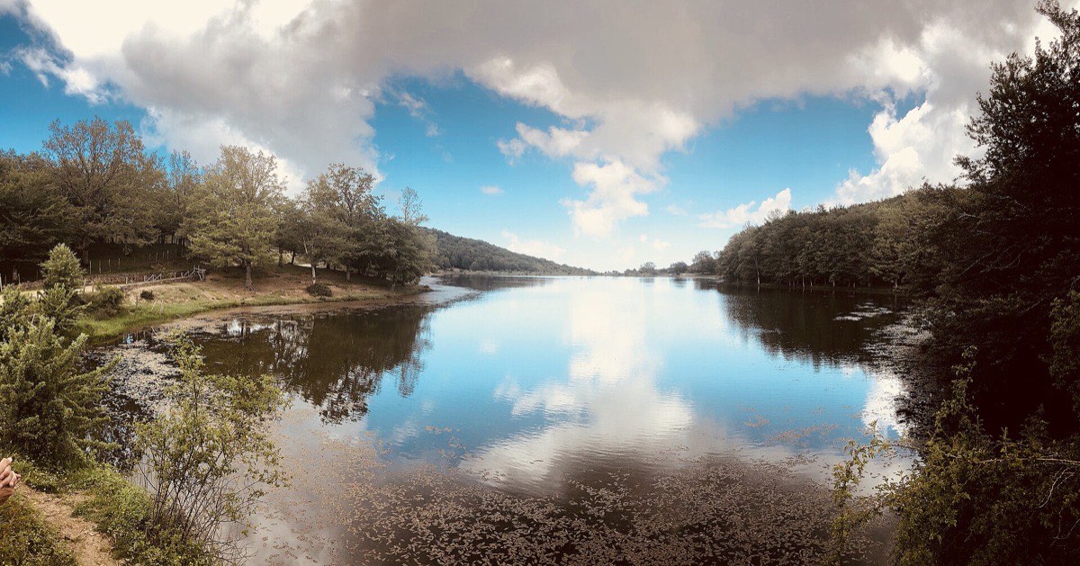 Dove si trova davvero l’acqua. Paesaggio siciliano legato al tema della guida.