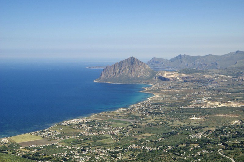 Paesaggio legato a: Caldo e acqua: la variabile che decide le camminate siciliane