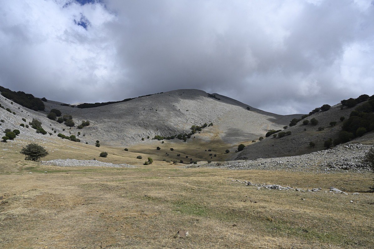 Le Madonie con la neve. Paesaggio siciliano legato al tema della guida.