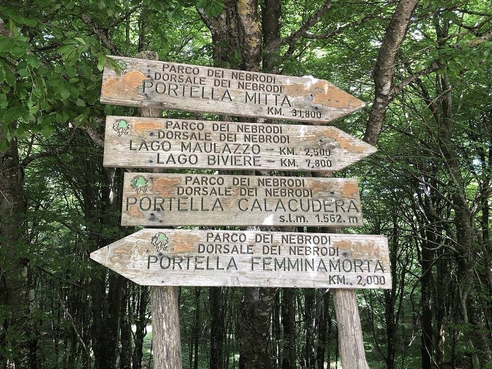 Tabelle della Dorsale dei Nebrodi con le distanze per Portella Calacudera e Lago Biviere